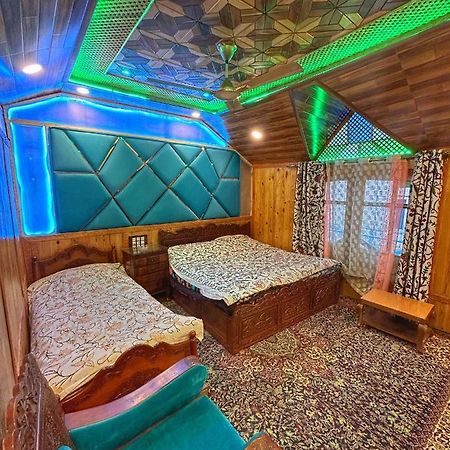 Отель Exotic Young Shreen Houseboat Сринагар Экстерьер фото