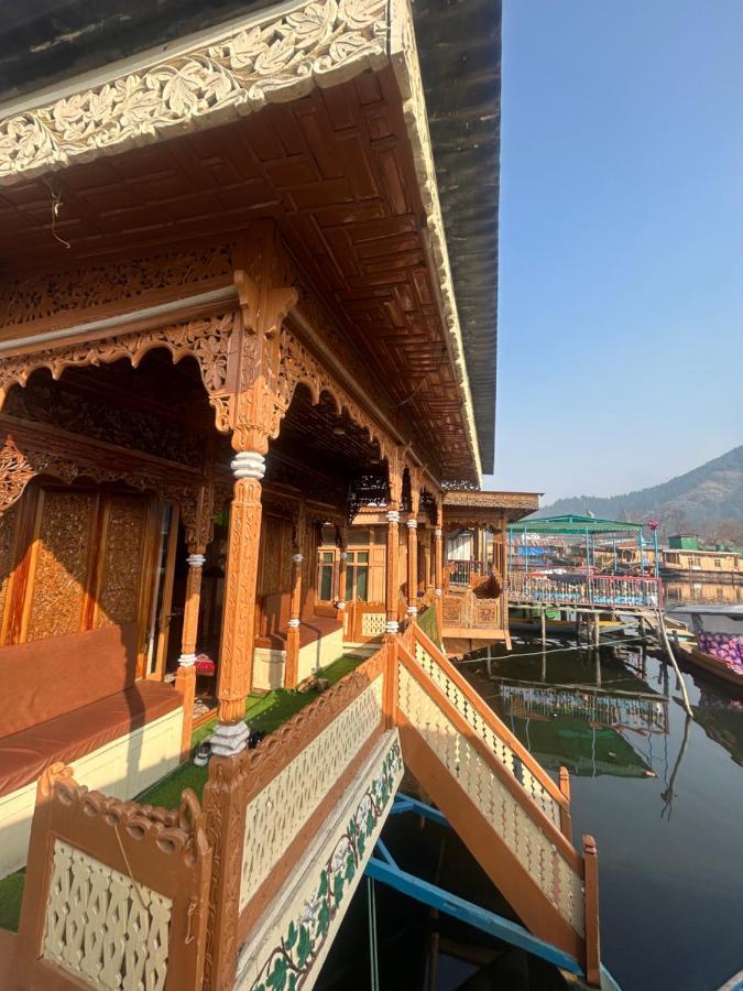 Отель Exotic Young Shreen Houseboat Сринагар Экстерьер фото