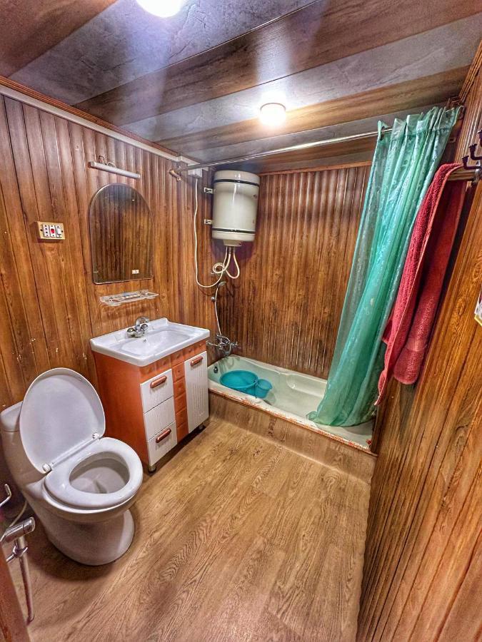 Отель Exotic Young Shreen Houseboat Сринагар Экстерьер фото
